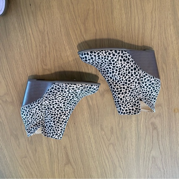 Cheetah Print Wedge Zipper Bootie - Picture 2 of 3